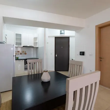 Luxury ǀ ǀ Residential Building ǀ Wifi Скопье